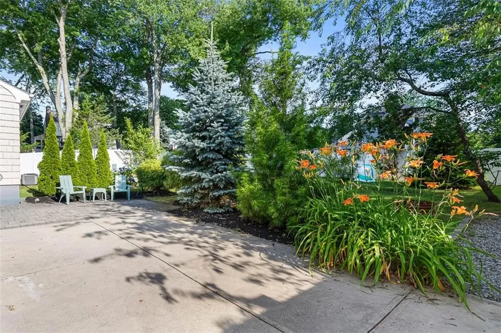 5 Interlocken Road East Providence RI 02914
