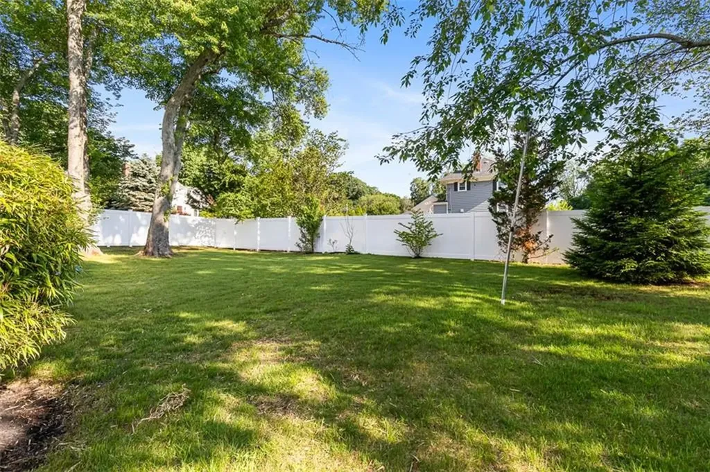 5 Interlocken Road East Providence RI 02914