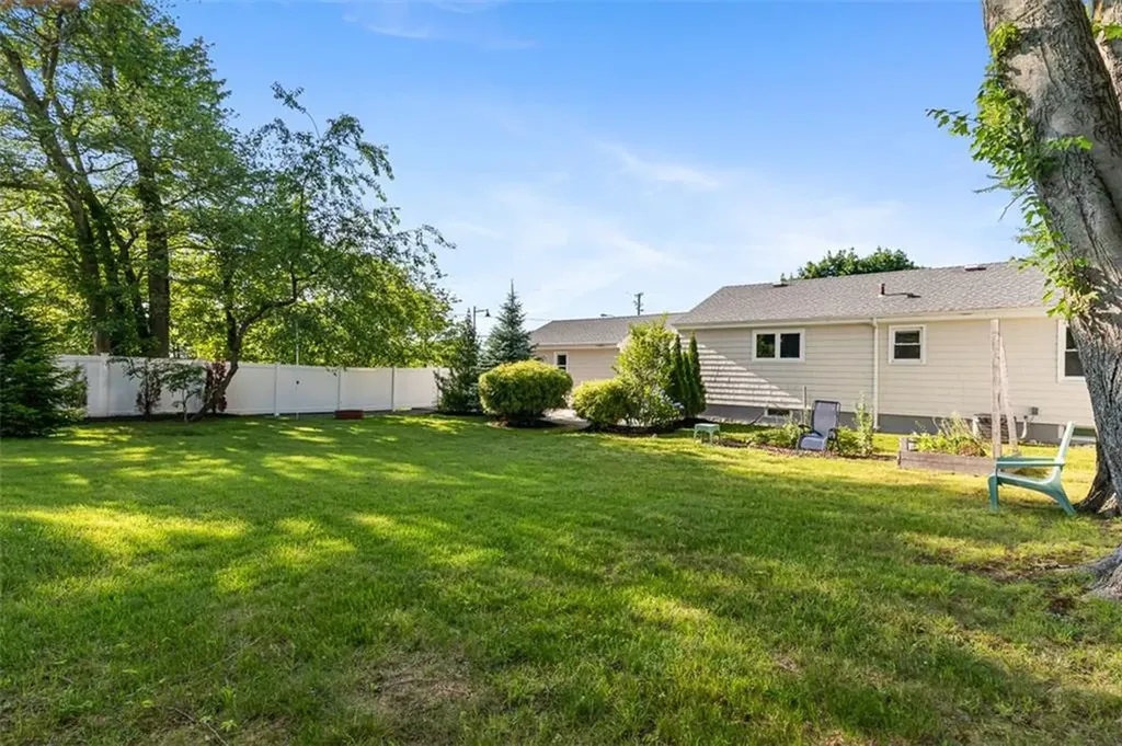 5 Interlocken Road East Providence RI 02914