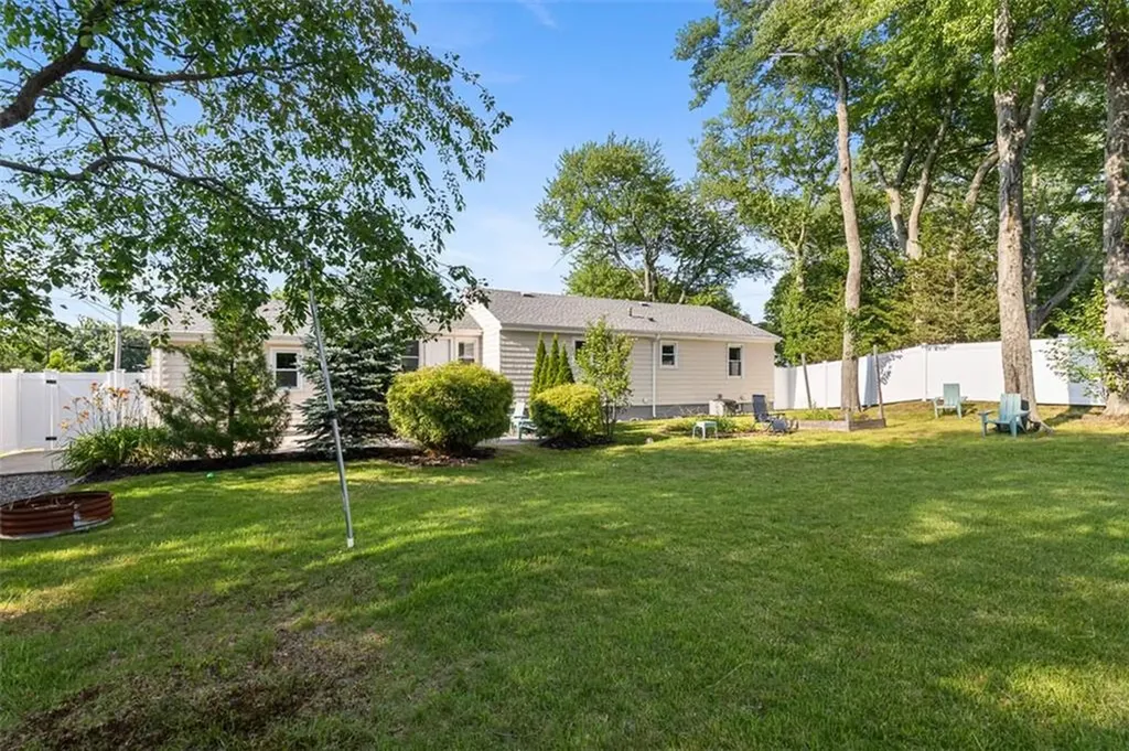 5 Interlocken Road East Providence RI 02914