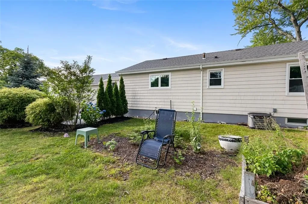 5 Interlocken Road East Providence RI 02914