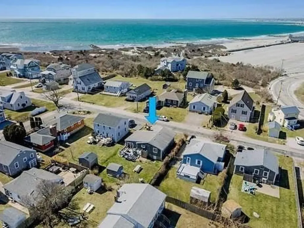 10 Stanton Avenue Narragansett RI 02882