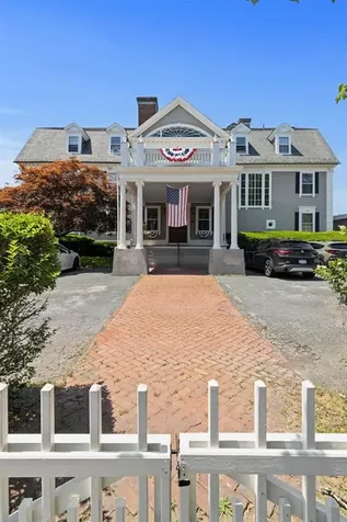 217 Hope Street Bristol RI 02809