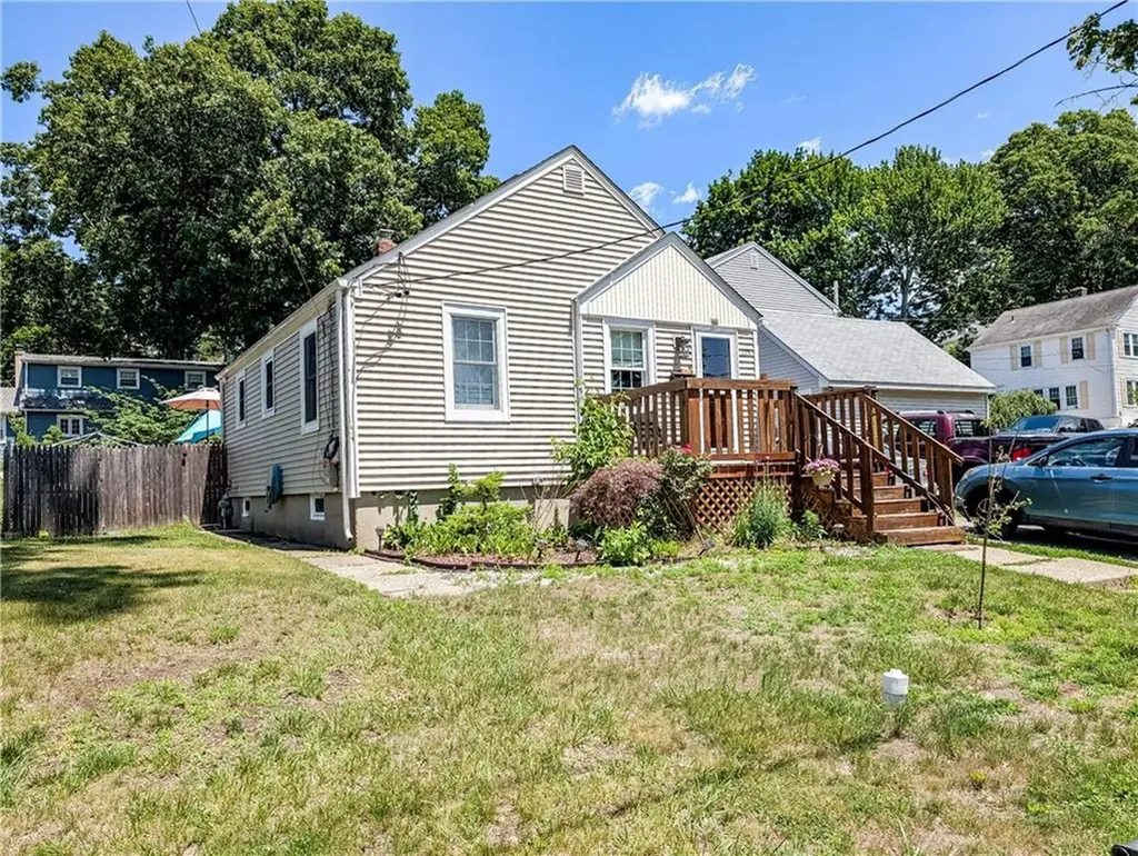 115 Davis Avenue Cranston RI 02910