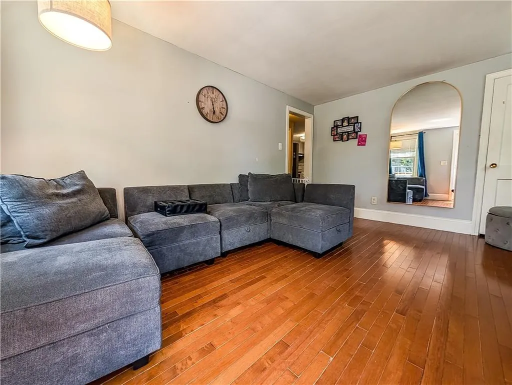 115 Davis Avenue Cranston RI 02910