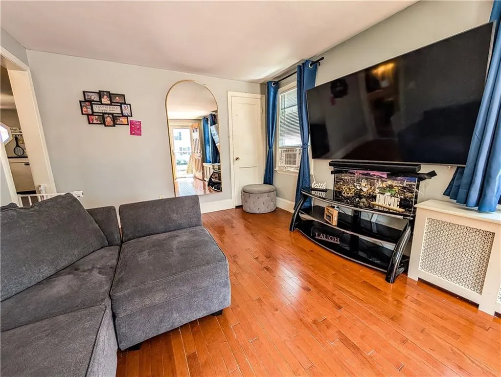 115 Davis Avenue Cranston RI 02910