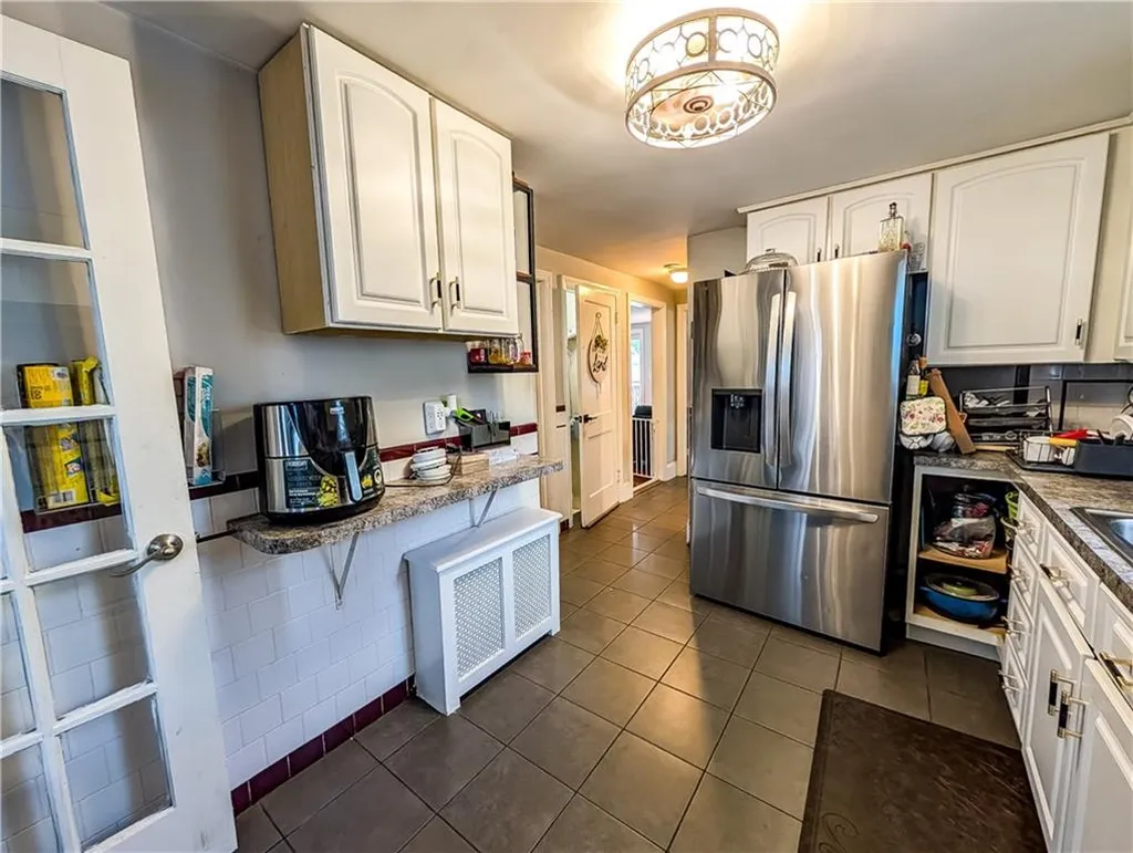 115 Davis Avenue Cranston RI 02910