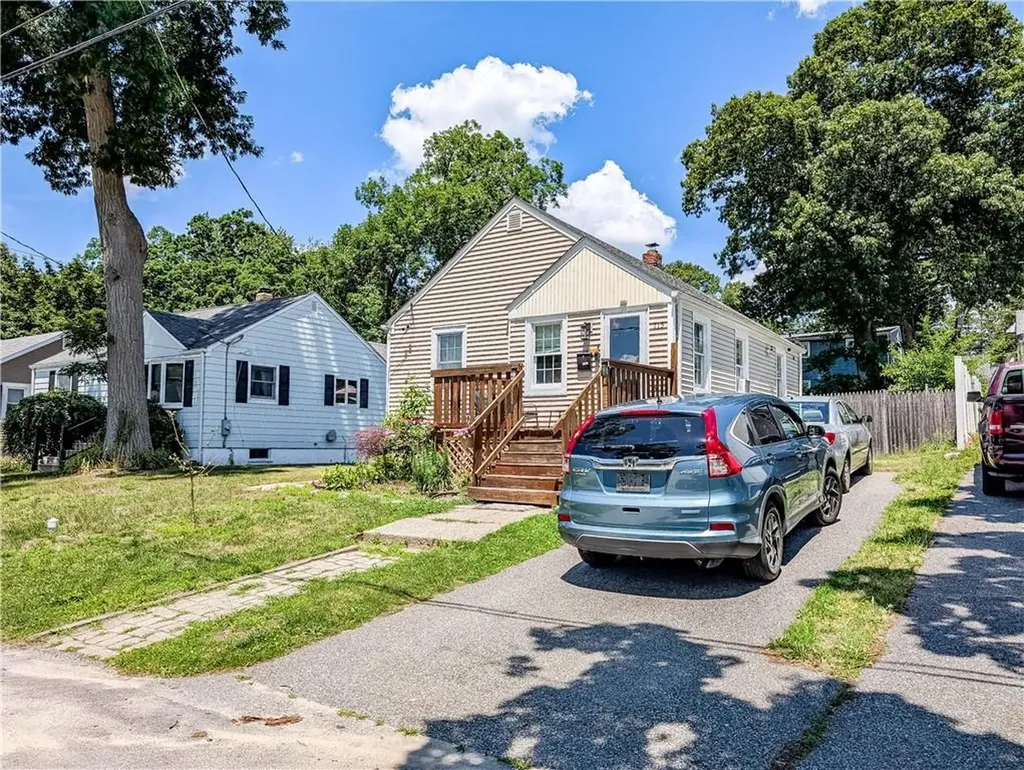 115 Davis Avenue Cranston RI 02910