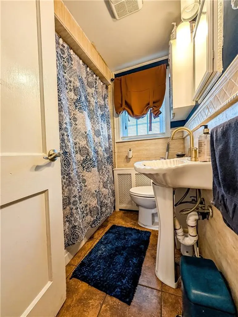 115 Davis Avenue Cranston RI 02910