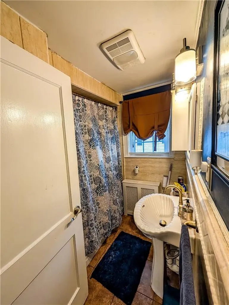 115 Davis Avenue Cranston RI 02910
