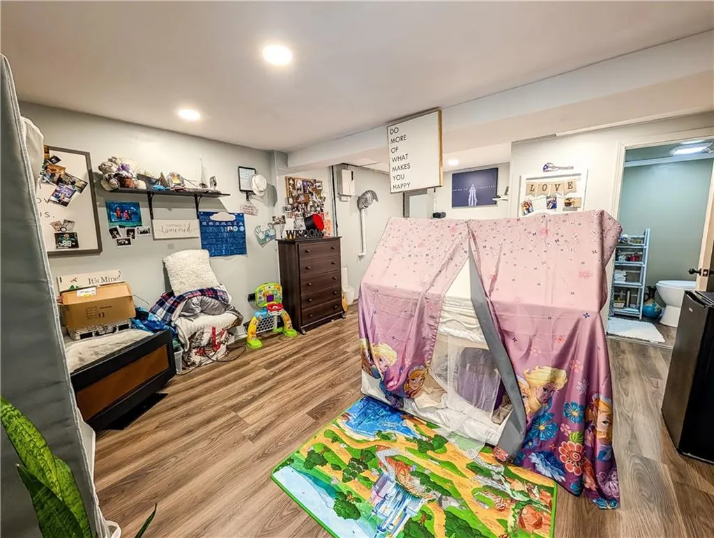 115 Davis Avenue Cranston RI 02910