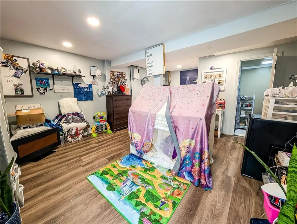 115 Davis Avenue Cranston RI 02910