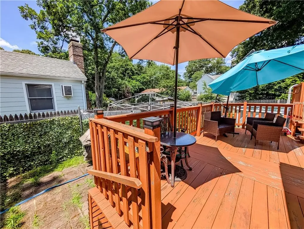 115 Davis Avenue Cranston RI 02910