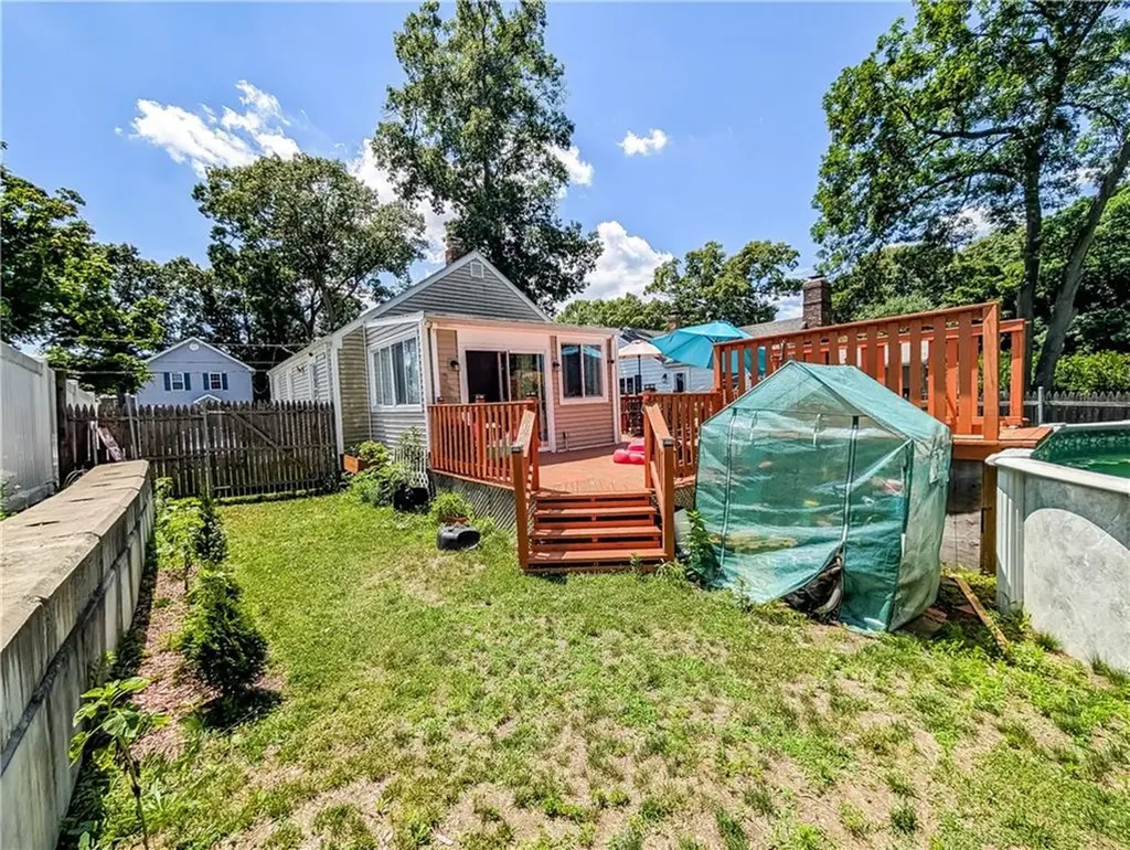 115 Davis Avenue Cranston RI 02910