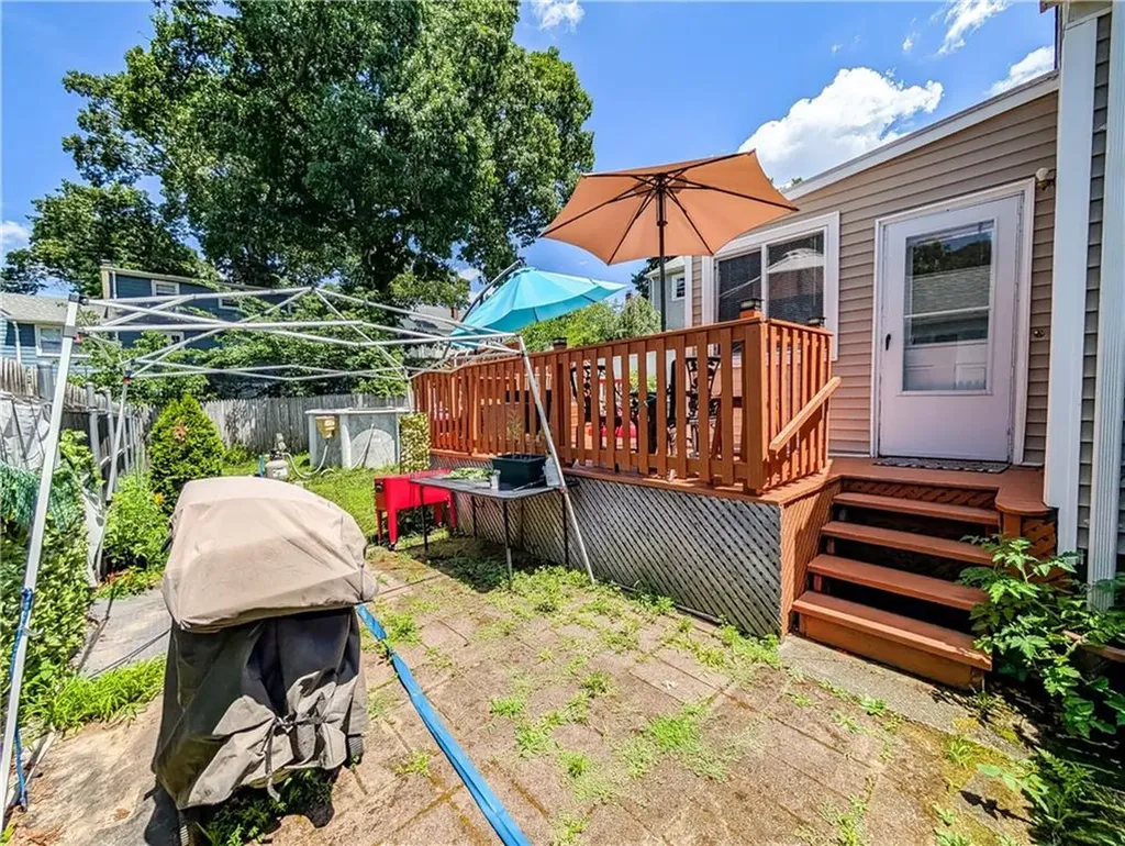 115 Davis Avenue Cranston RI 02910