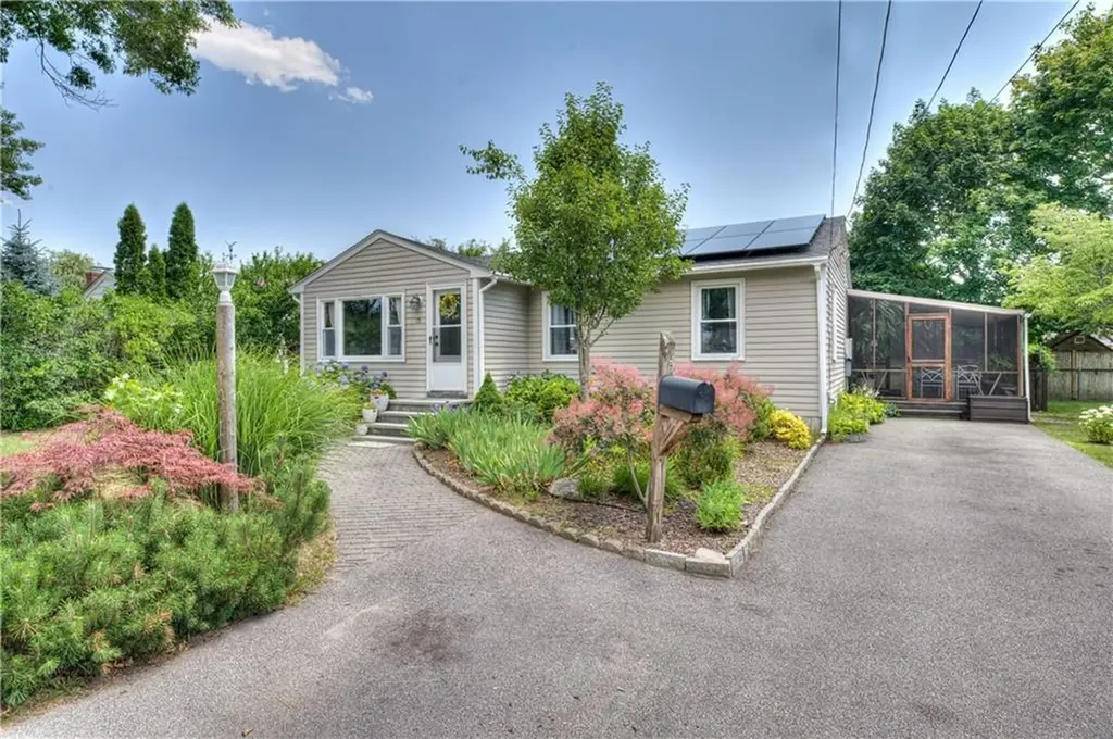 15 Whipple Avenue Barrington RI 02806