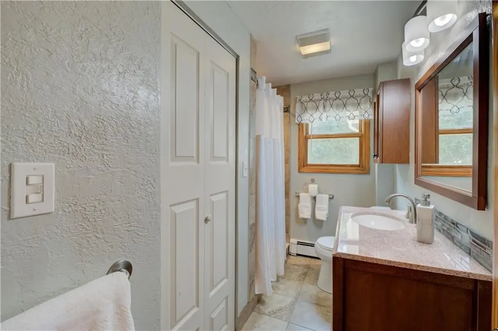 15 Whipple Avenue Barrington RI 02806