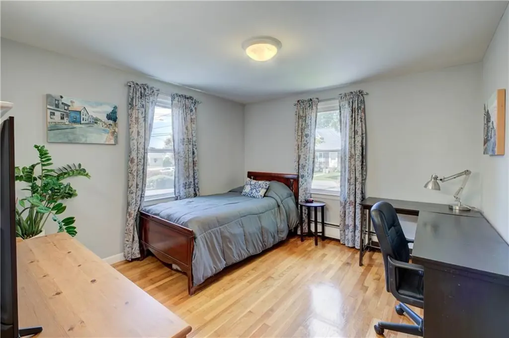 15 Whipple Avenue Barrington RI 02806