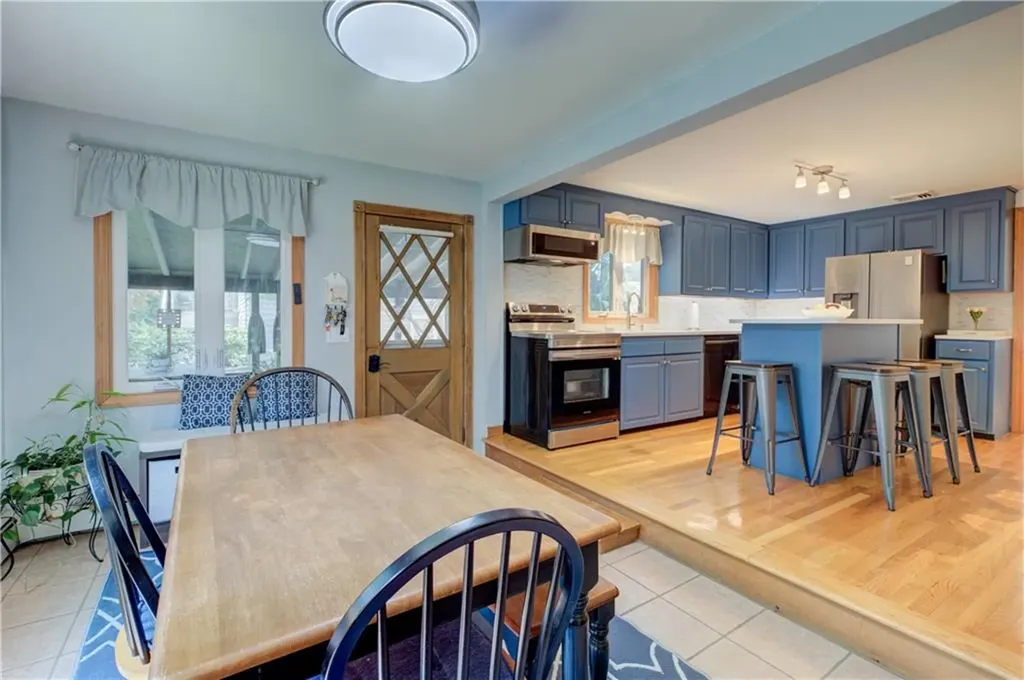 15 Whipple Avenue Barrington RI 02806