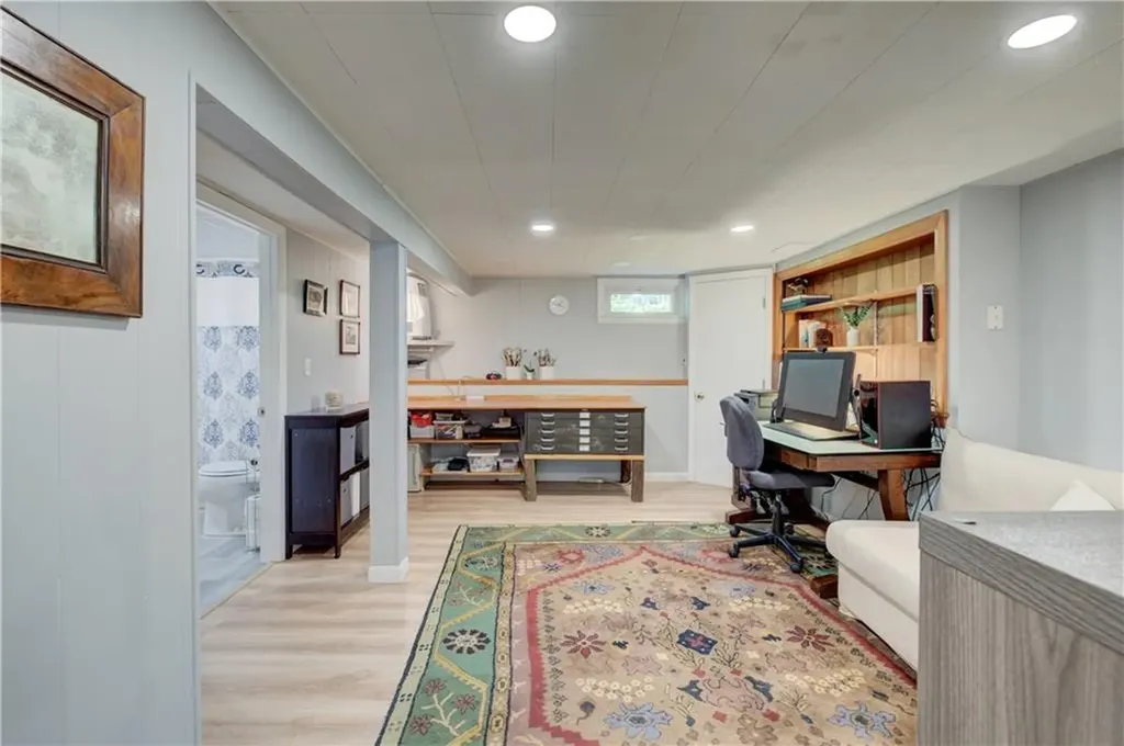 15 Whipple Avenue Barrington RI 02806