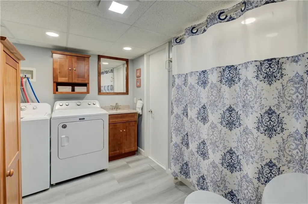 15 Whipple Avenue Barrington RI 02806