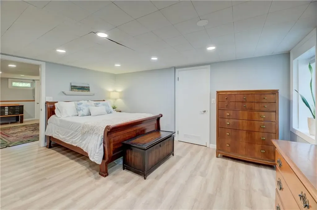 15 Whipple Avenue Barrington RI 02806