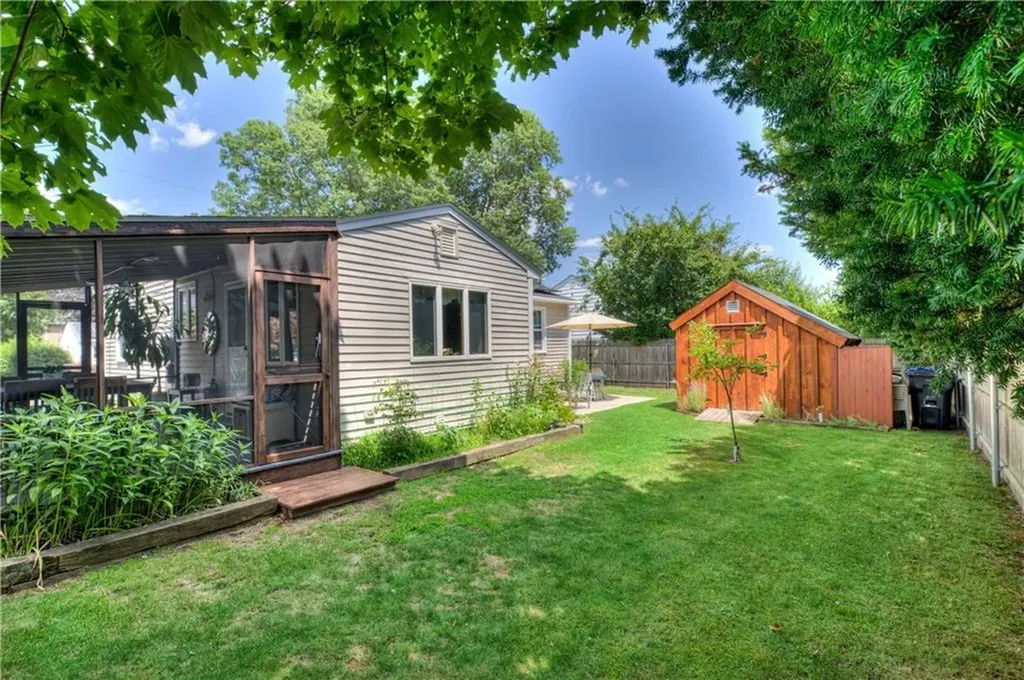 15 Whipple Avenue Barrington RI 02806