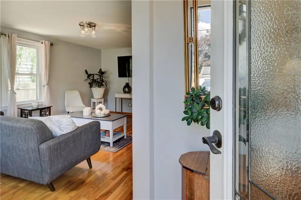15 Whipple Avenue Barrington RI 02806