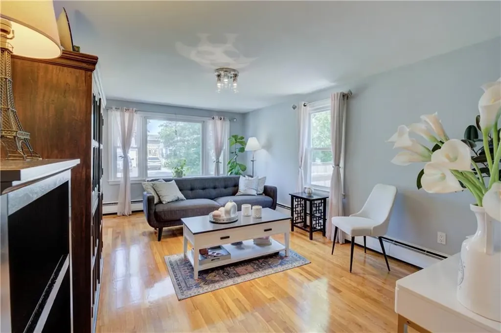 15 Whipple Avenue Barrington RI 02806