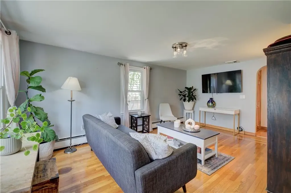 15 Whipple Avenue Barrington RI 02806