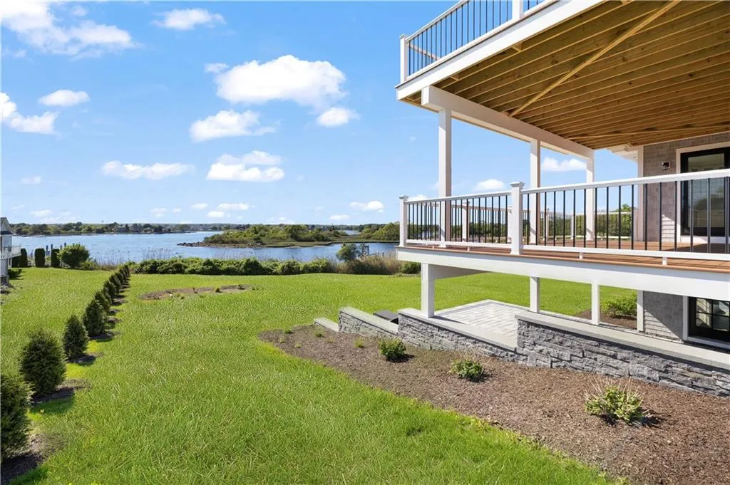 84 Carver Lane Narragansett RI 02882