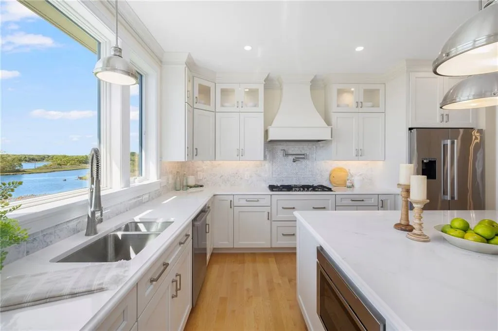 84 Carver Lane Narragansett RI 02882