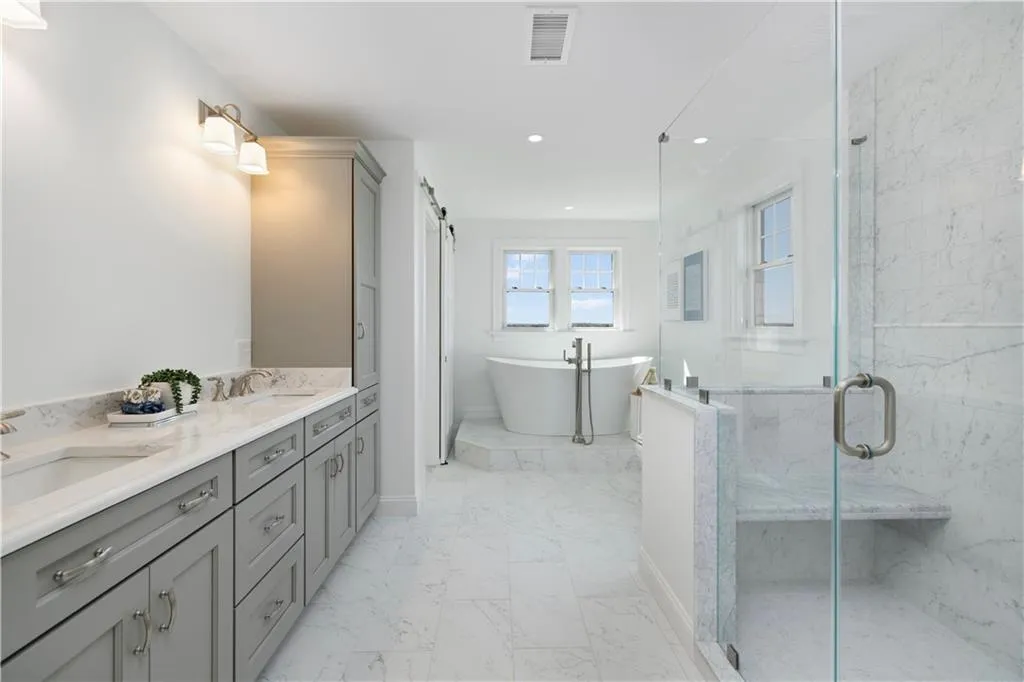 84 Carver Lane Narragansett RI 02882