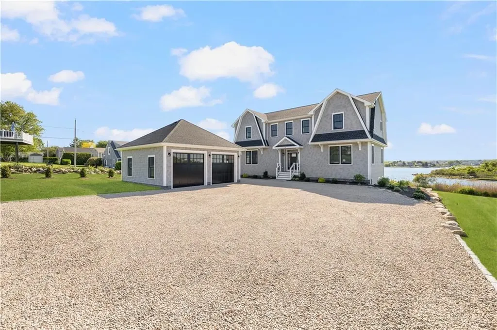 84 Carver Lane Narragansett RI 02882