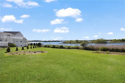 84 Carver Lane Narragansett RI 02882