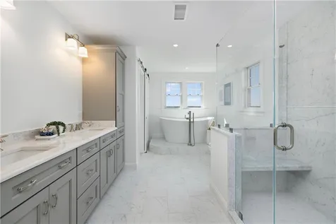 84 Carver Lane Narragansett RI 02882