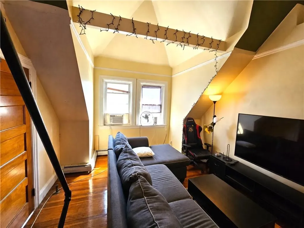 29 31 Laura Street Providence RI 02907