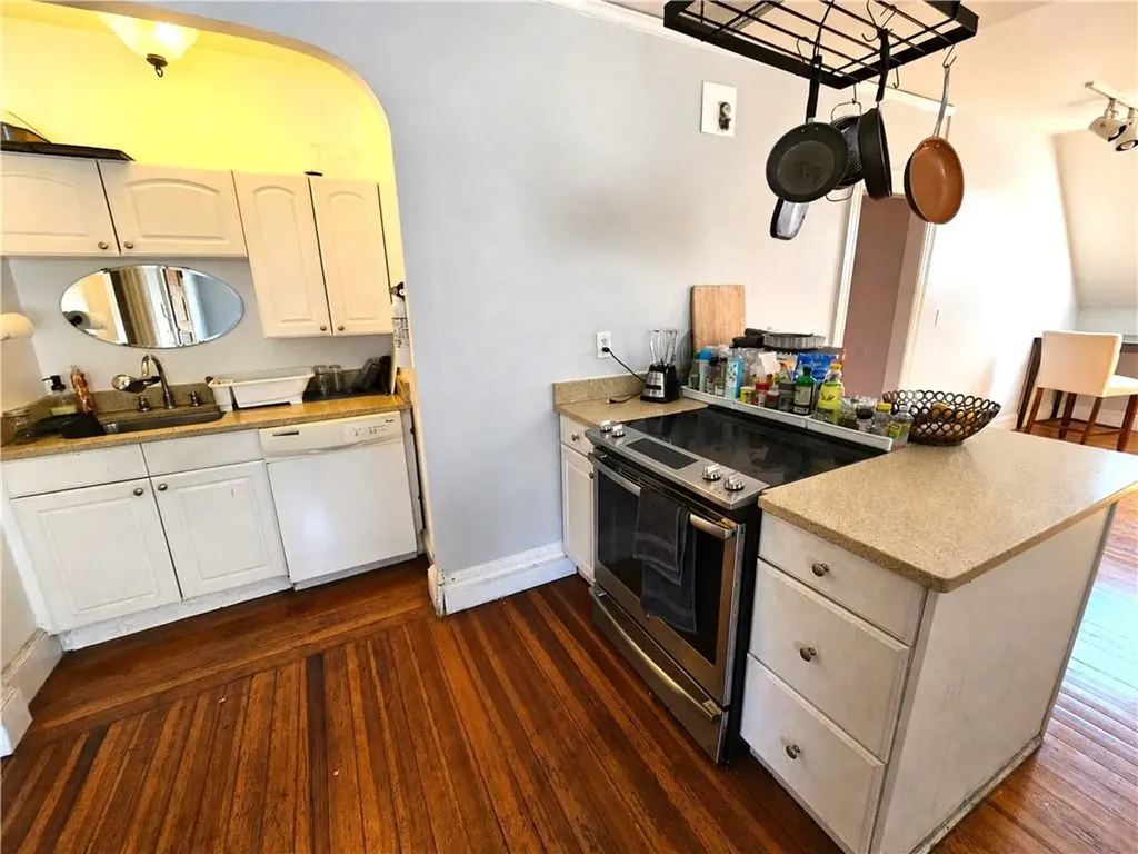 29 31 Laura Street Providence RI 02907
