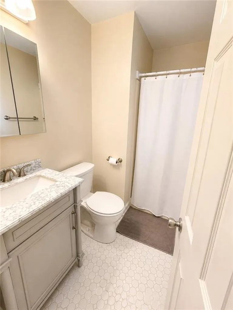 42 Jamestown Boulevard Narragansett RI 02882