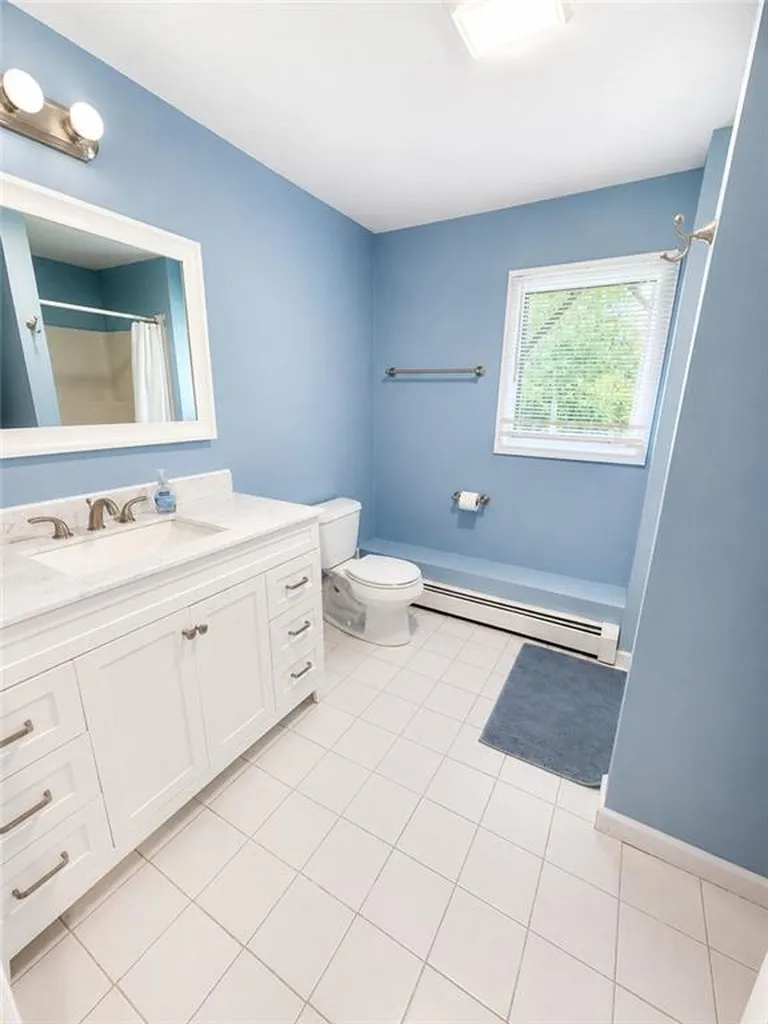 42 Jamestown Boulevard Narragansett RI 02882