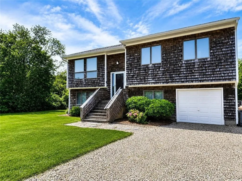 42 Jamestown Boulevard Narragansett RI 02882