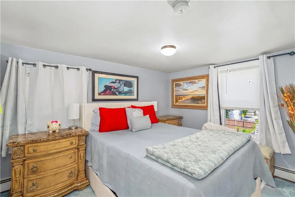 62 Mary Avenue East Providence RI 02914
