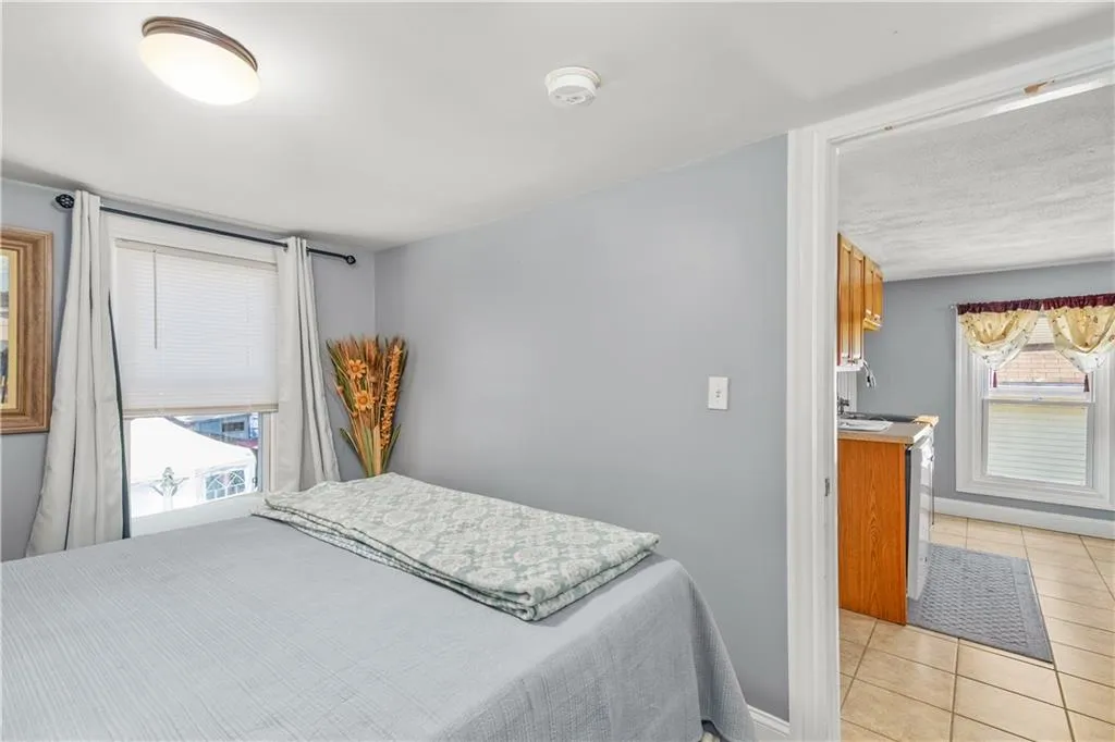 62 Mary Avenue East Providence RI 02914