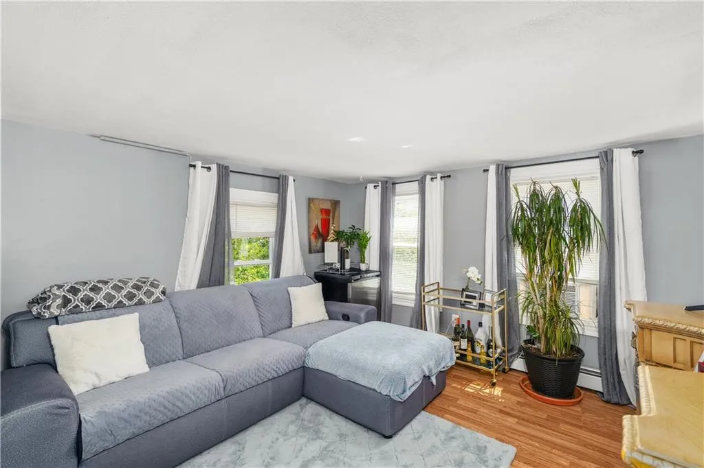 62 Mary Avenue East Providence RI 02914
