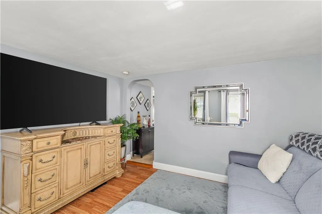 62 Mary Avenue East Providence RI 02914