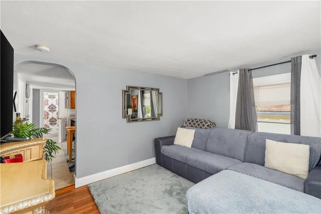 62 Mary Avenue East Providence RI 02914