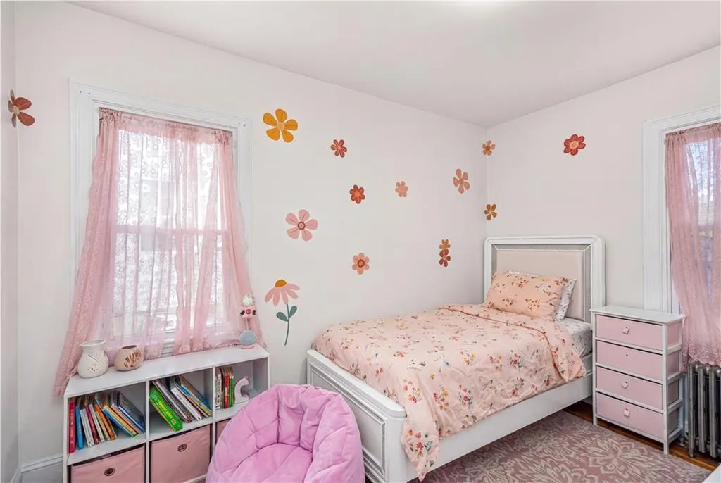 62 Mary Avenue East Providence RI 02914