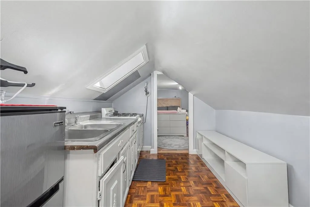 62 Mary Avenue East Providence RI 02914