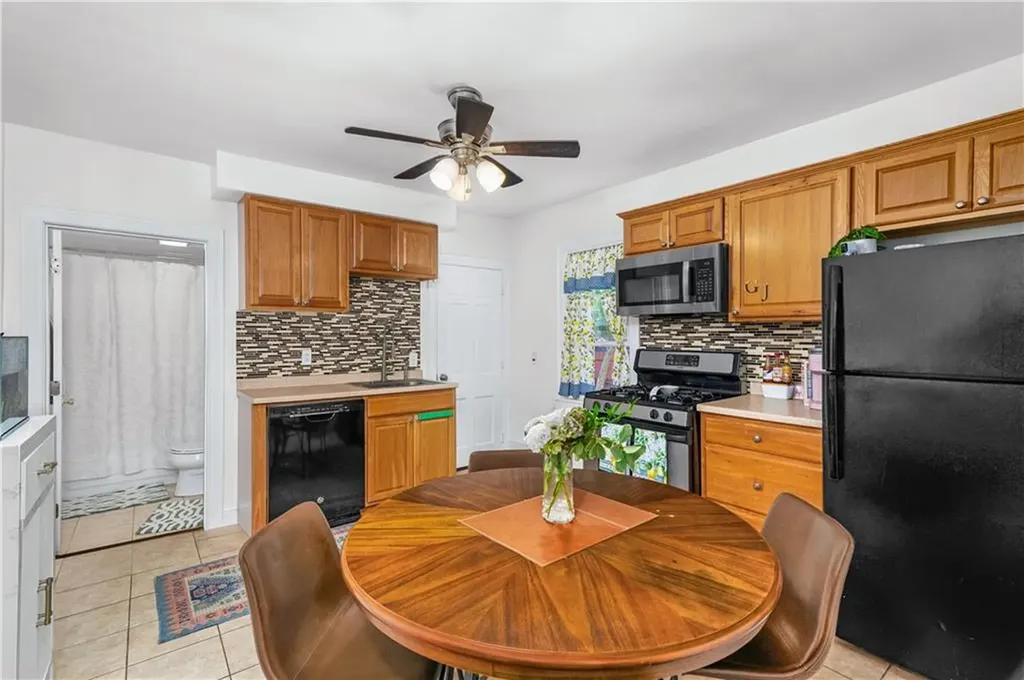 62 Mary Avenue East Providence RI 02914