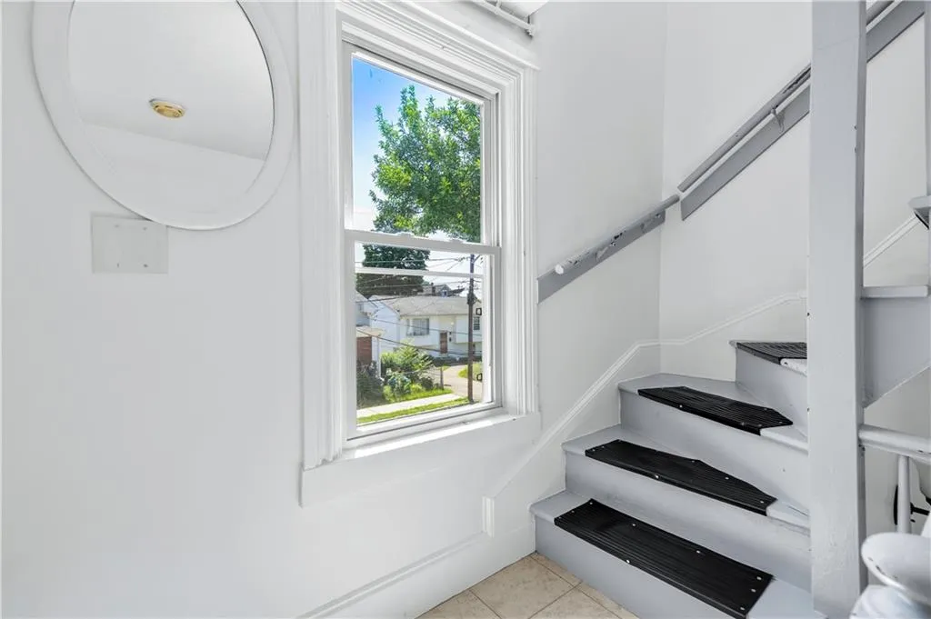 62 Mary Avenue East Providence RI 02914